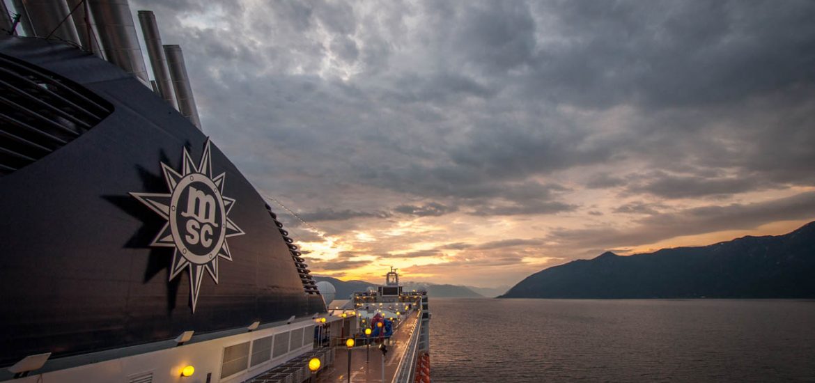 Sonnenaufgang auf Deck der MSC Musica