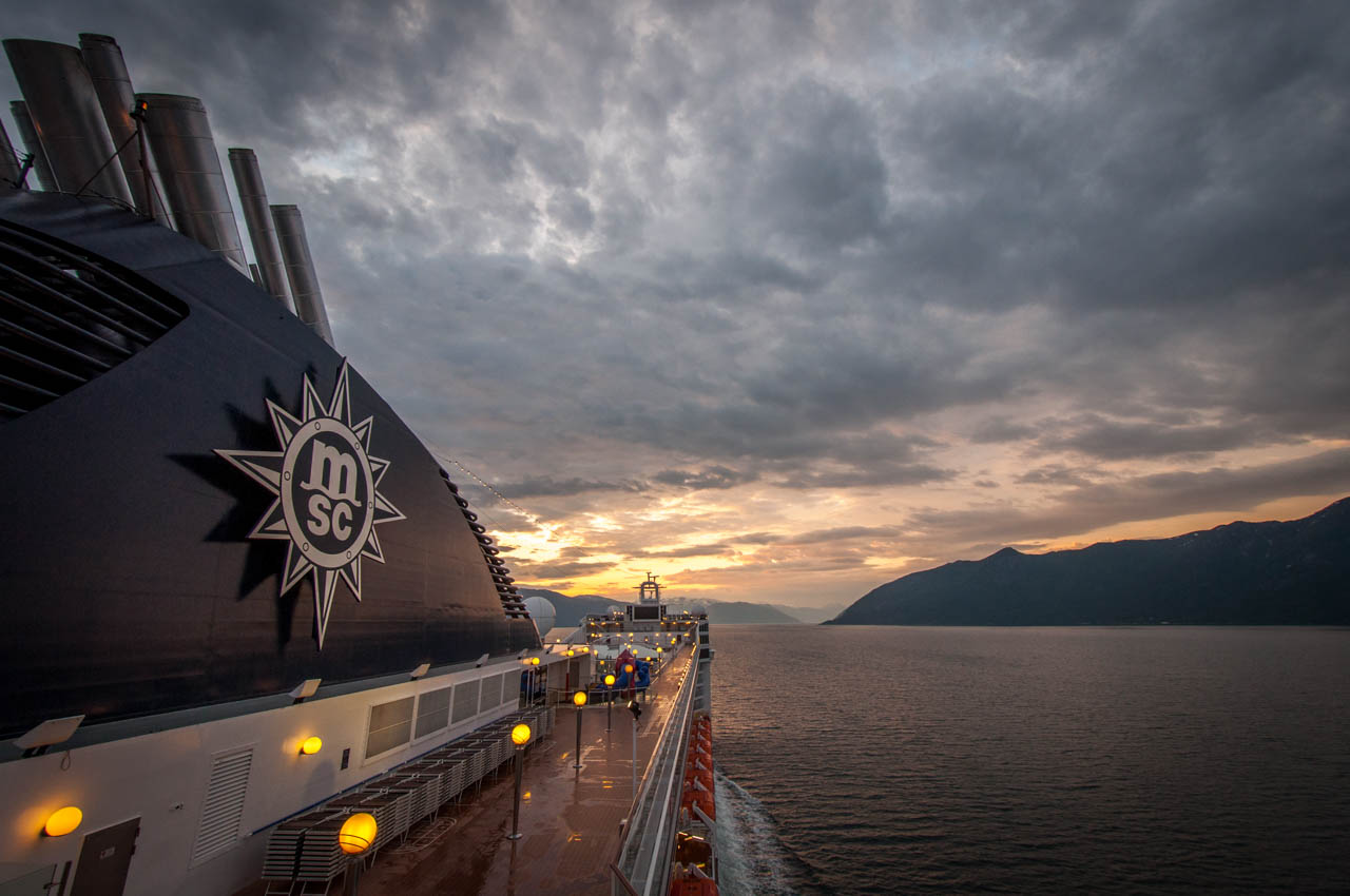 Sonnenaufgang auf Deck der MSC Musica