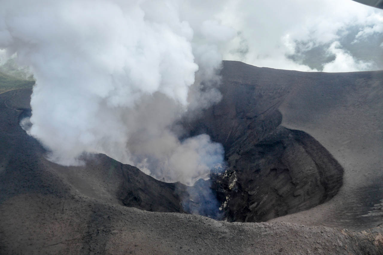 Tour zu einem lavaspuckenden Vulkan – Gipfellust