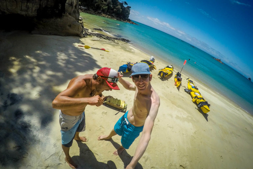 Kuchen zur Pause mit Kyle im Abel Tasman National Park